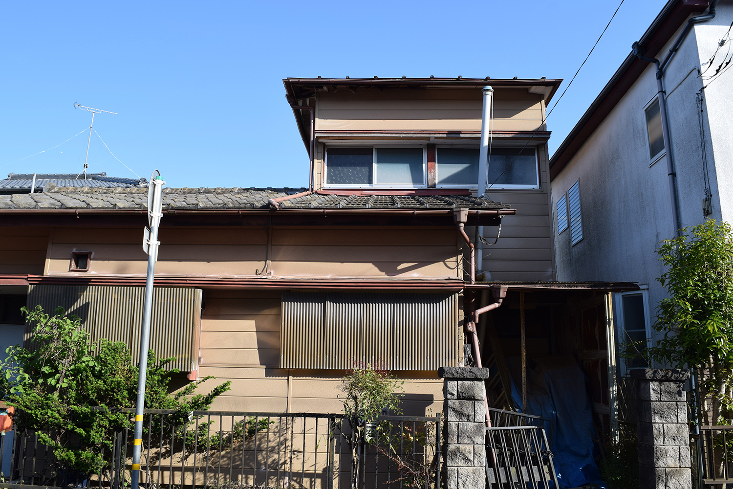 広島市にお住まいのZ様が、「岡山市に長年放置していた空き家を買取してもらった事例」